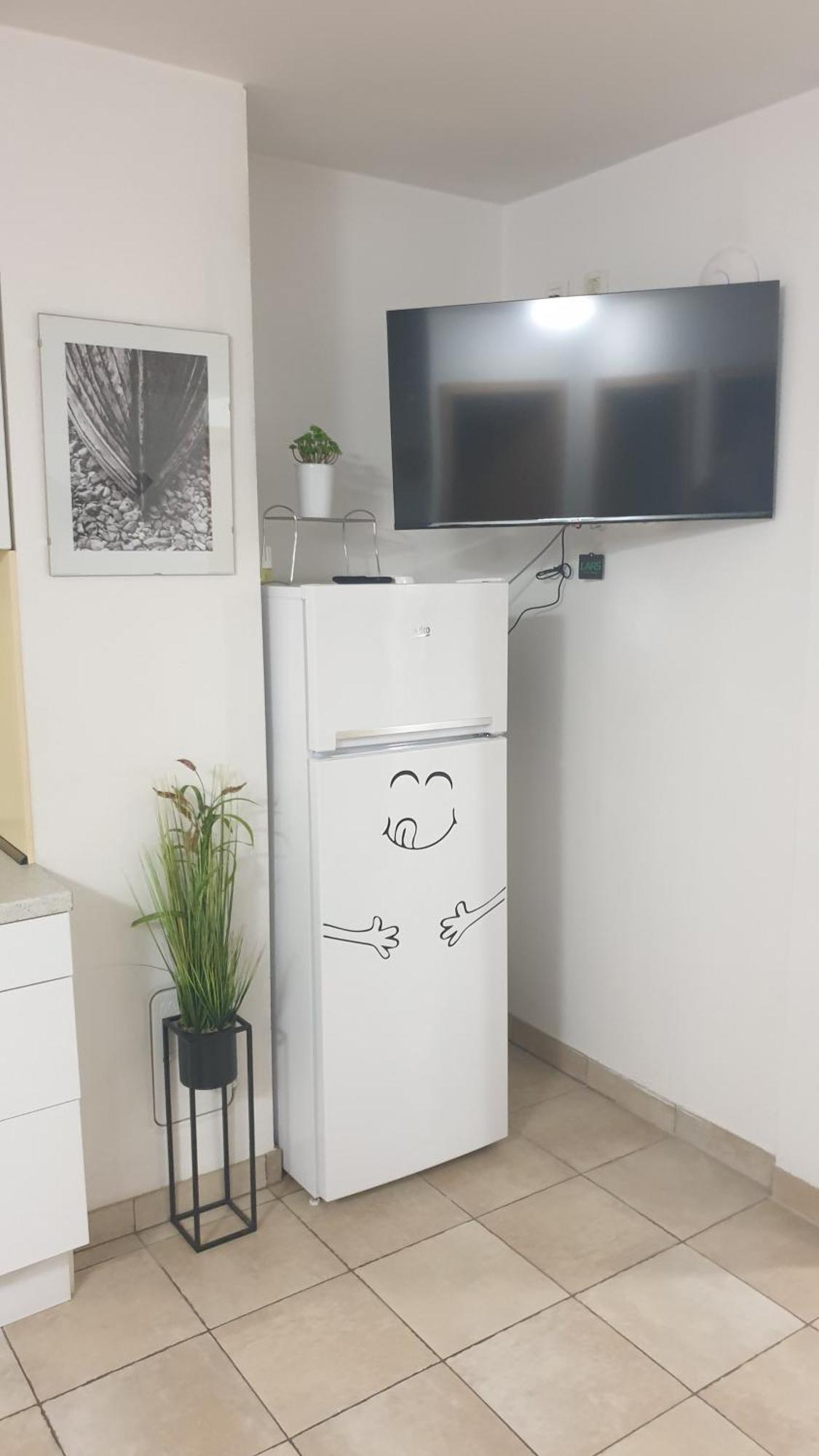 Apartment Emma Ljubljana - Free Parking, Ac, Wifi Exterior photo